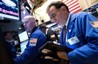 El Dow Jones de Industriales subió hasta 16.457,66 puntos (0,82 %) y cerró marzo con un ascenso del 1,79 %. EFE/Archivo