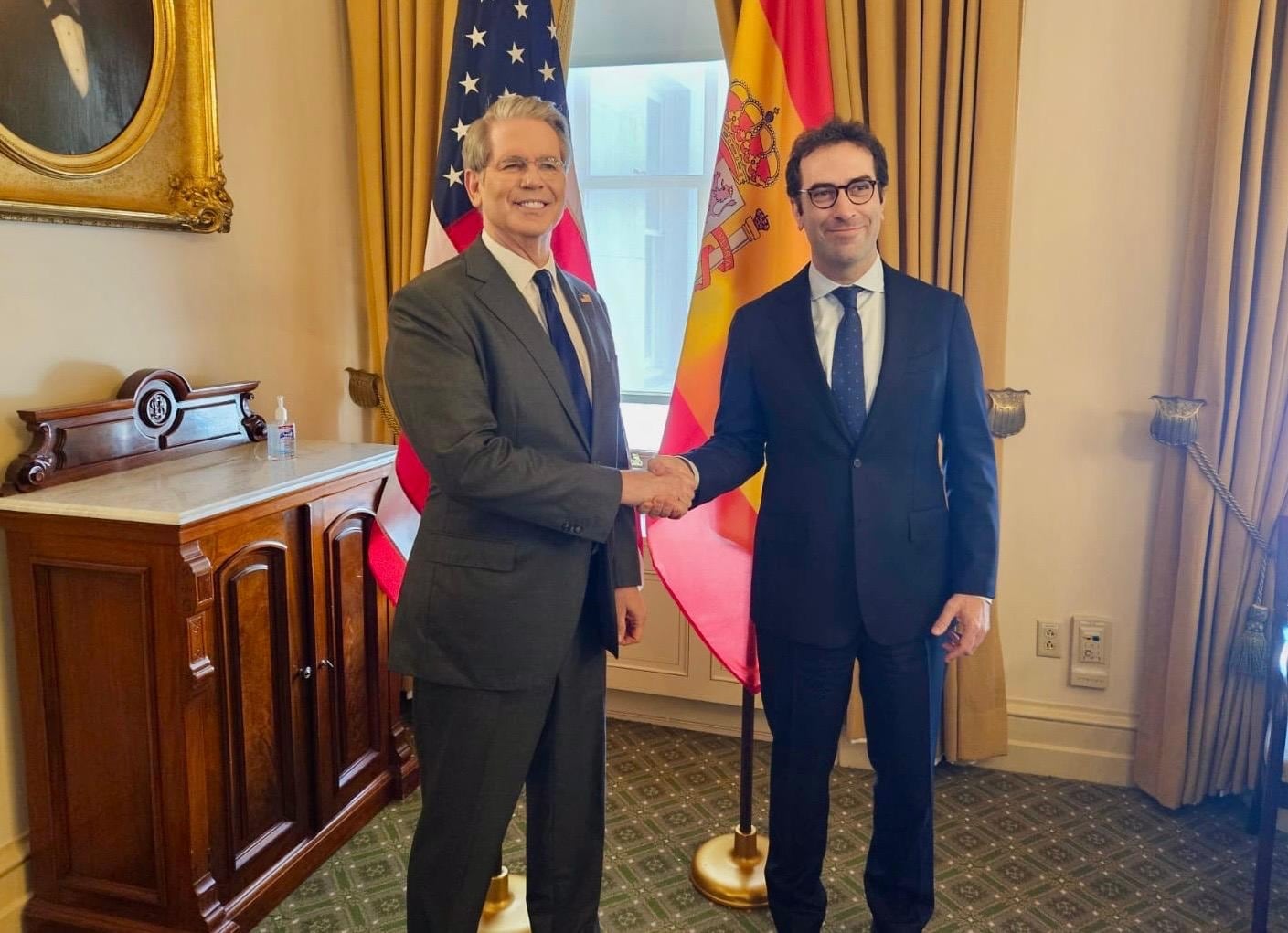 Cuerpo defiende el acercamiento europeo a China ante el secretario del Tesoro de Estados Unidos