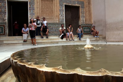 La Alhambra de Granada es el monumento que recibe más visitantes al año.