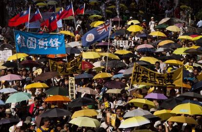 Manifestaci&oacute;n por el aniversario de la vuelta de la excolonia brit&aacute;nica a China, este 1 de julio .