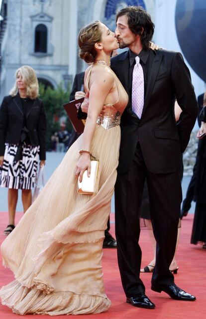 Desde 2006 hasta 2009, mantuvo una relación con el actor Adrien Brody,con quien llegó a compartir cartel en la película 'Giallo'. En la imagen, la entonces pareja de actores en la alfrombra roja del Festival de Cine de Venecia (La Mostra) de 2007.