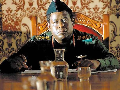 Forest Whitaker, en un fotograma de <i>El último rey de Escocia.</i>