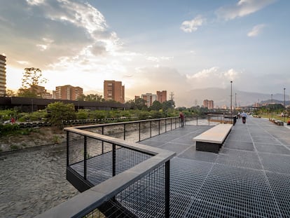 Un río rehabilitado en la ciudad colombiana de Medellín.