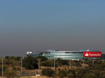 Sede de banco Santander en Boadilla.