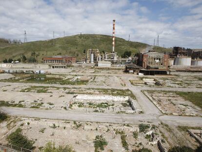Terrenos de la antigua fábrica de Sefanitro, que fueron adquiridos con el propósito de edificar la urbanización 'Puerta de Bilbao'.