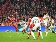 Luis Díaz marca el tercer gol del Bayern al Madrid.