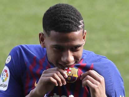 Todibo, el día de su presentación con el Barcelona.