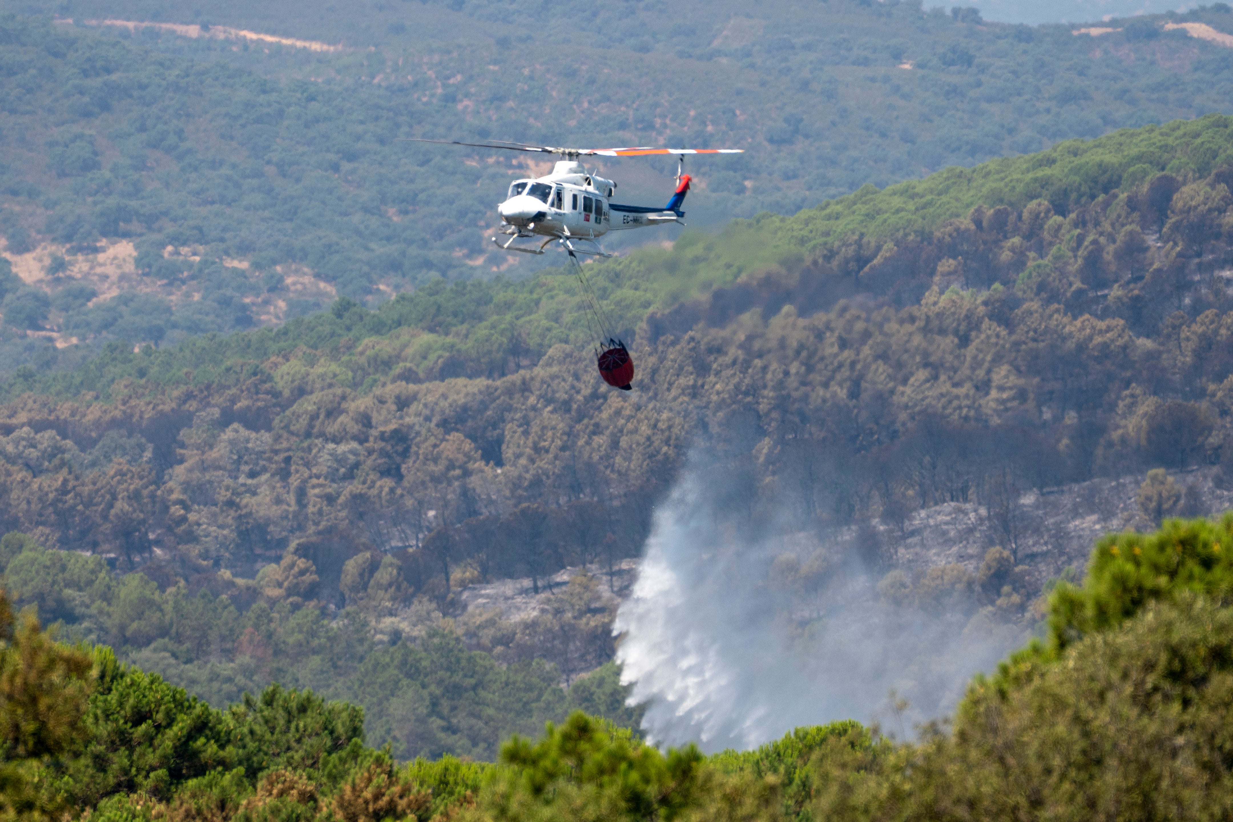 Un incendio golpea el corazón del parque natural de Despeñaperros