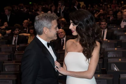 George Clooney y Amal Alamuddin en los premios Cesar, en París, el 24 de febrero.