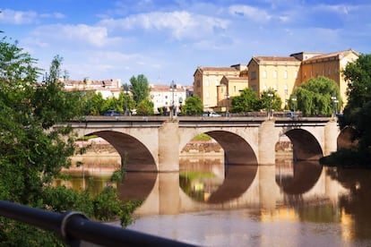 Puente de Piedra.