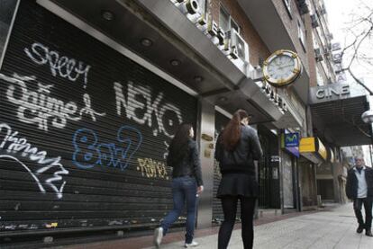 Fachada de la joyería de Chamartín en la que tres hombres intentaron robar la madrugada del domingo.