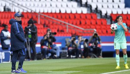 Llorens, durante el duelo PSG-Bar&ccedil;a. 