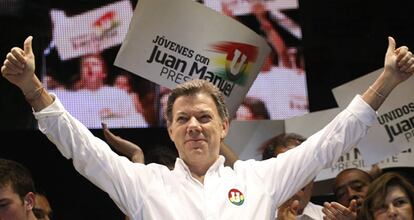 El candidato oficialista, Juan Manuel Santos, en el acto de cierre de campaña en Bogotá