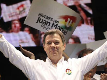 El candidato oficialista, Juan Manuel Santos, en el acto de cierre de campaña en Bogotá