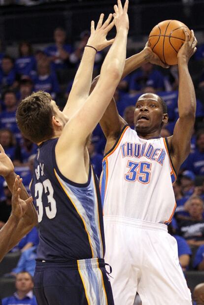 Kevin Durant, frente a Marc Gasol.