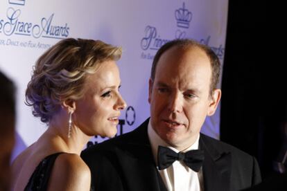 Alberto y Charlene de Mónaco a su llegada a la gala de los Premios Princesa Gracia celebrada la noche del 1 de noviembre en Nueva York.