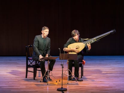 El contratenor Iestyn Davis y el laudista Thomas Dunford en el auditorio de la Fundación Juan March.