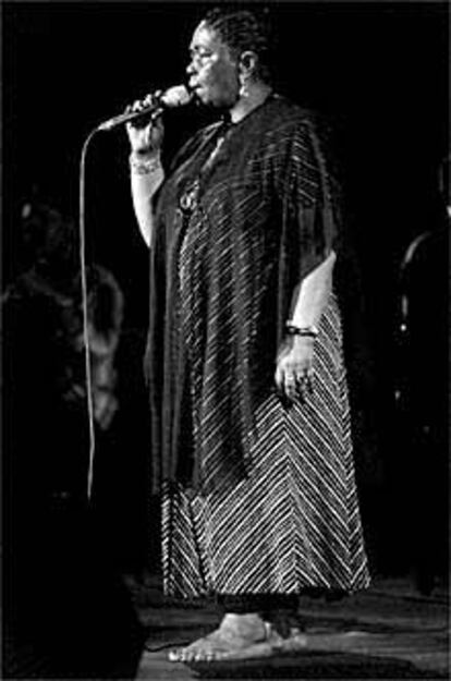 Cesaria Evora, durante un concierto.