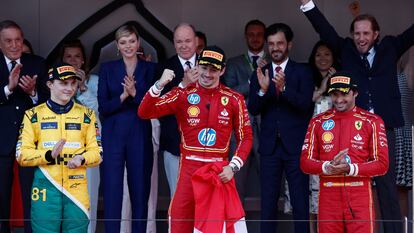 Charles Leclerc celebra su victoria en el Gran Premio de Mónaco.