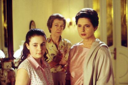 Isabella Rossellini (derecha) en una escena de <i>La fiesta del chivo.</i>