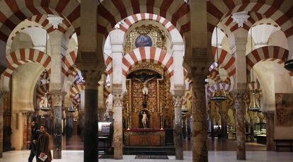 Interior de la Mezquita de Córdoba. 