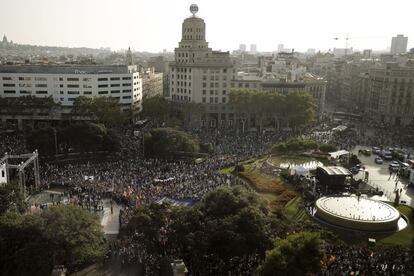 Vista general de la plaza de Catalunya, una vez terminada la manifestación.