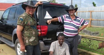 Roberto Berardi y José Ramón Alfonsel en Guinea Ecuatorial.
