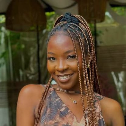 Cantante Ifunanya Nwangene mordedura serpiente