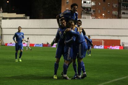 Los jugadores del Real Madrid celebran uno de los goles