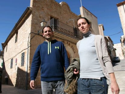 L'Oriol i la Carla, de Barcelona, es postulen per gestionar l'alberg municipal de Prat de Comte.