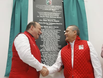 César Duarte y Manlio Fabio Beltrones, durante un evento del PRI en la ciudad de Chihuahua, el 28 de noviembre de 2015.