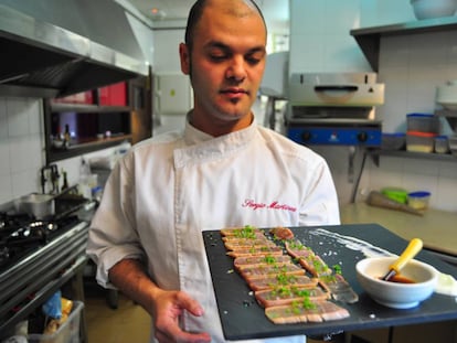 El chef Sergio Martínez, en la cocina de su restaurante Keki.