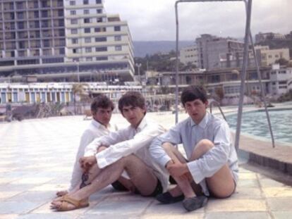 De izquierda a derecha, Ringo Starr, George Harrison y Paul McCartney, en Puerto de la Cruz (1963).