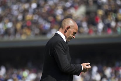 Paco Jémez, en un partido contra Pumas.