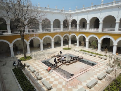 Vista del patio principal del Claustro de la Merced de la Universidad de Cartagena.