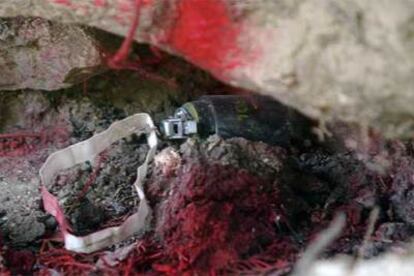 Munición sin explotar de una bomba de racimo encontrada el lunes en Aita el Jabal, al sur de Líbano, el lunes pasado.