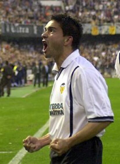 <font size="2"><b>El Valencia gana al Leeds (3-0) y consigue el pase a la final de San Siro</b></font>. Foto: EFE