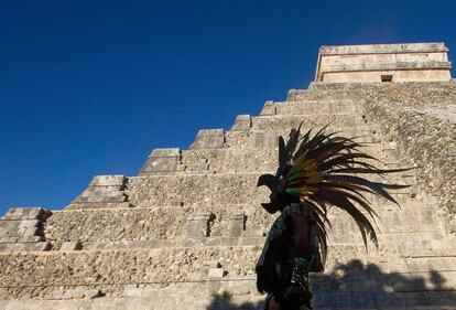 La torre de Kukulkan en la zona arqueolgica Chichen Itz.