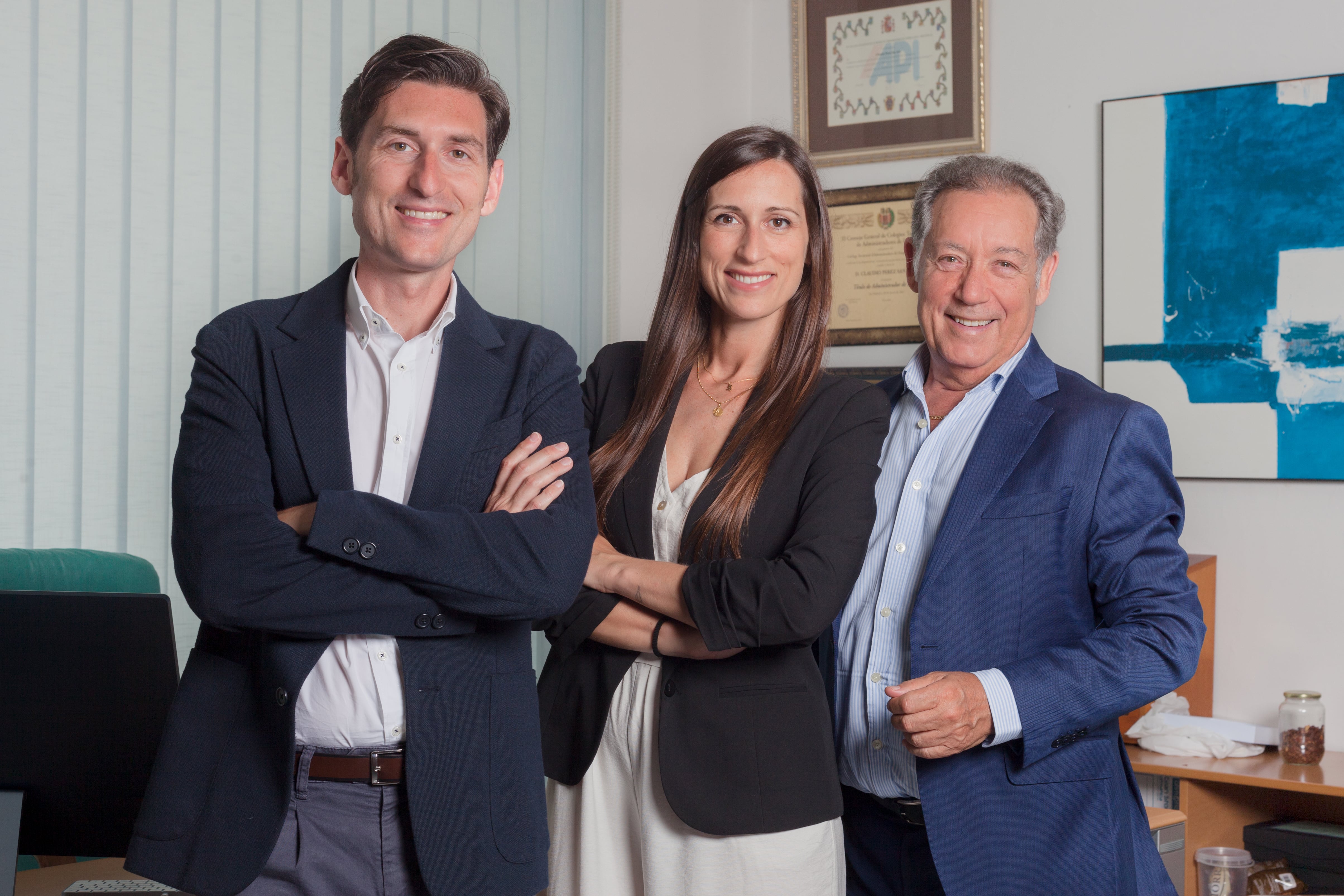 De izquierda a derecha, Claudio Javier Pérez, director general del grupo Ibersol; Mar Pérez, directora de Comunicación Corporativa y Claudio Pérez, presidente