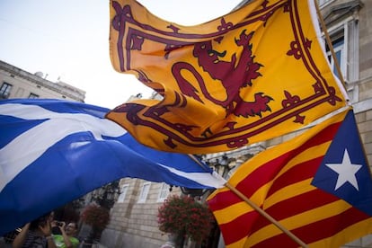 Independentistas catalanes apoyan el referéndum escocés.