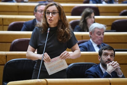 La ministra de Sanidad, Mónica García, este martes durante la sesión de control al Gobierno en el Senado.