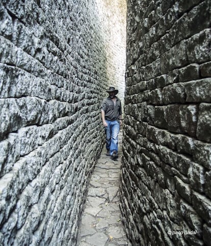 Great Zimbabwe, a 50 kilómetros de Masvingo, no Zimbábue.