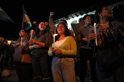 Supporters of Bernardo Arévalo and the Movimiento Semilla protest outside the Constitutional Court in Guatemala City; July 1, 2023.