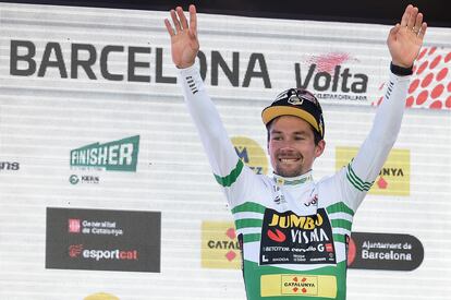 Roglic festeja el triunfo en la Volta.