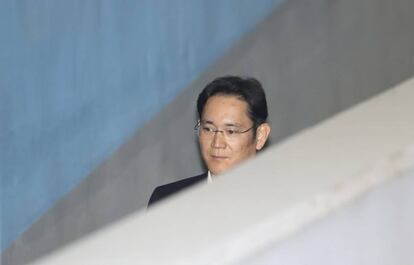 Lee Jae Yong, vicepresidente de Samsung, llega a la corte de Se&uacute;l, este m&eacute;rcoles.