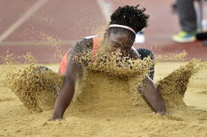 La estadounidense Tianna Madison después de saltar en la prueba de saltos de La Liga Diamante de Atletismo en Zurich (Suiza).