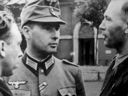 León Degrelle (al centre de la imatge, feta durant la II Guerra Mundial) es va refugiar a Espanya.