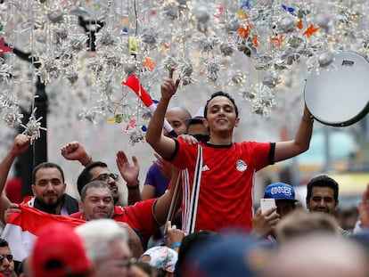 Aficionados egipcios, este miércoles en la plaza Roja de Moscú. 