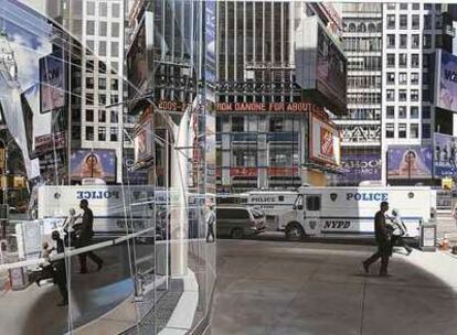 <i>La calle 43 y Broadway</i>, 2005, una de las obras de Richard Estes que se exponen en el Museo Thyssen de Madrid.