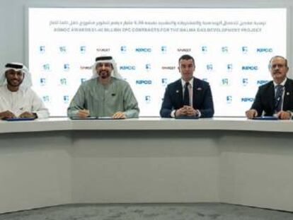 Firma del contrato entre Adnoc y Técnicas Reunidas.